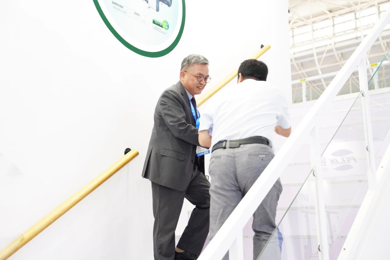 AG平台·(集团)真人有限公司官网